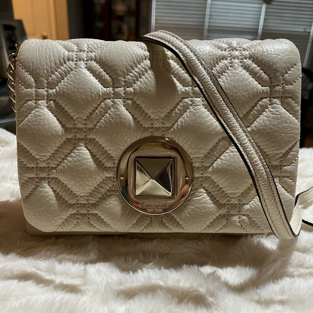 Kate Spade White Shimmer quilted  pebbled  Leather  Crossbody  bag - EUC